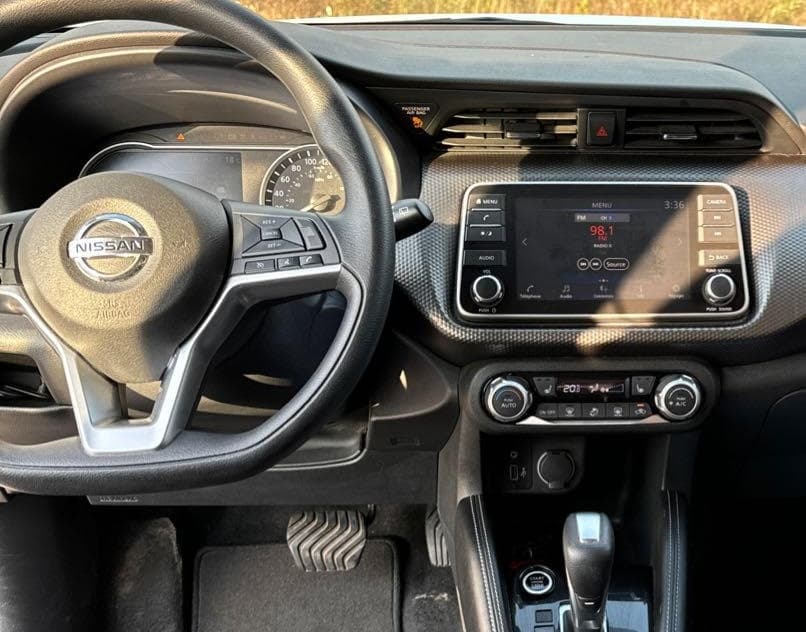 2020 Nissan Kicks SV photo 6