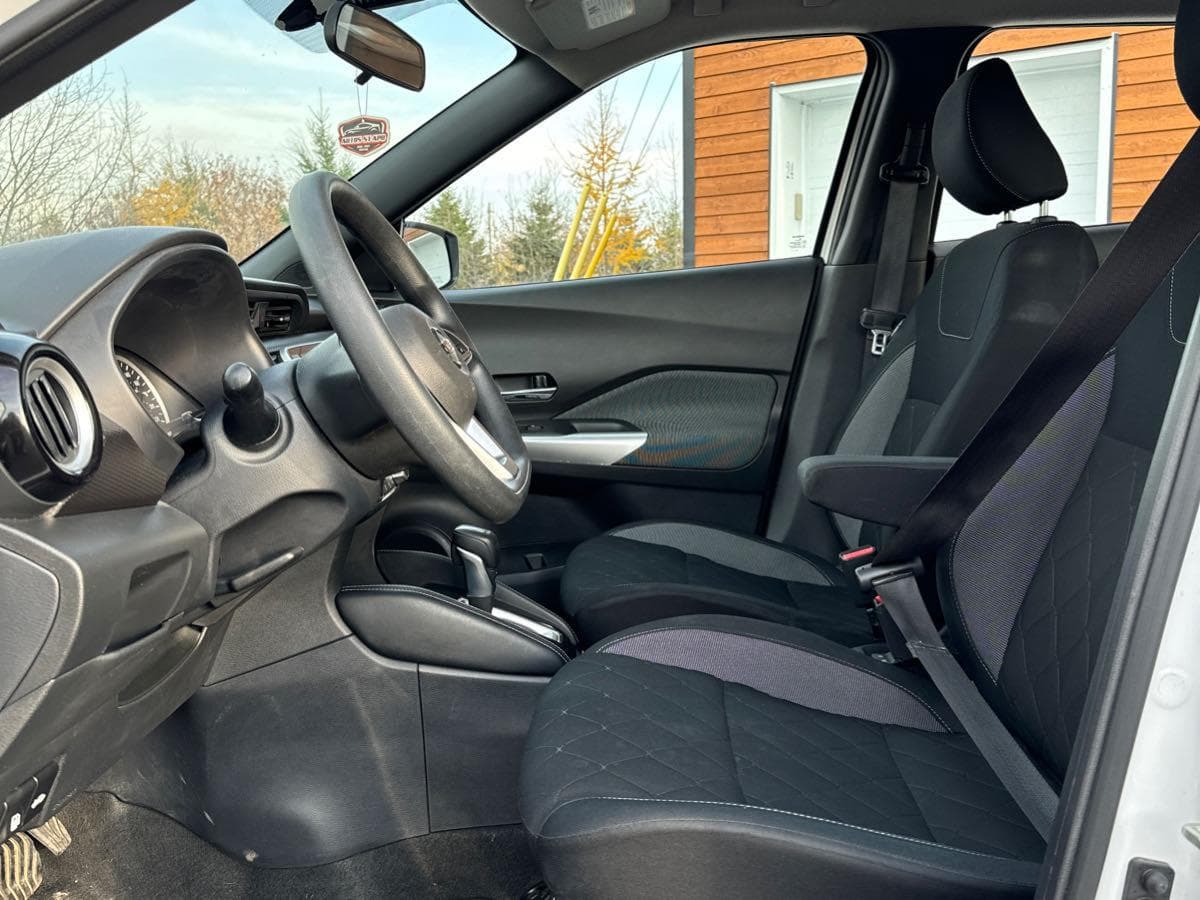 2020 Nissan Kicks SV photo 7