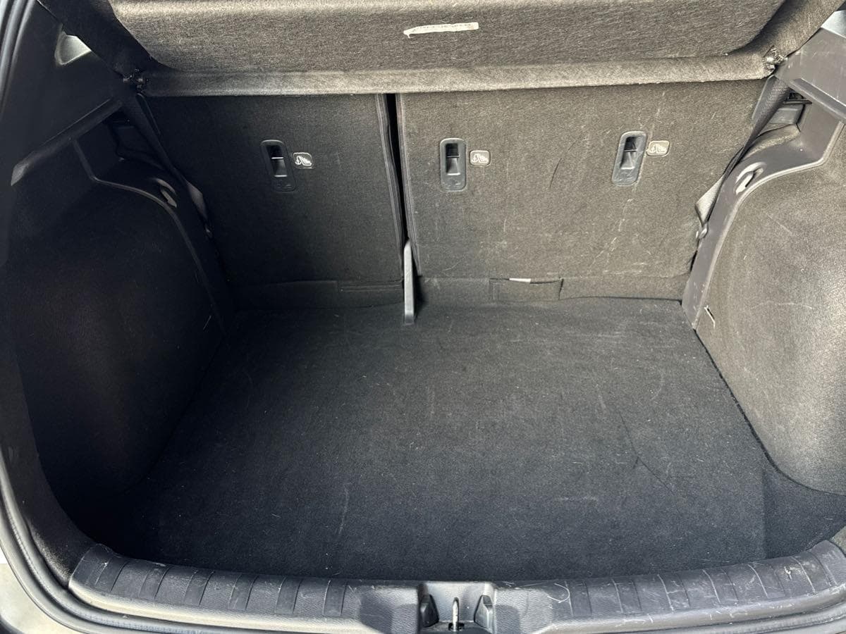 2020 Nissan Kicks SV photo 9