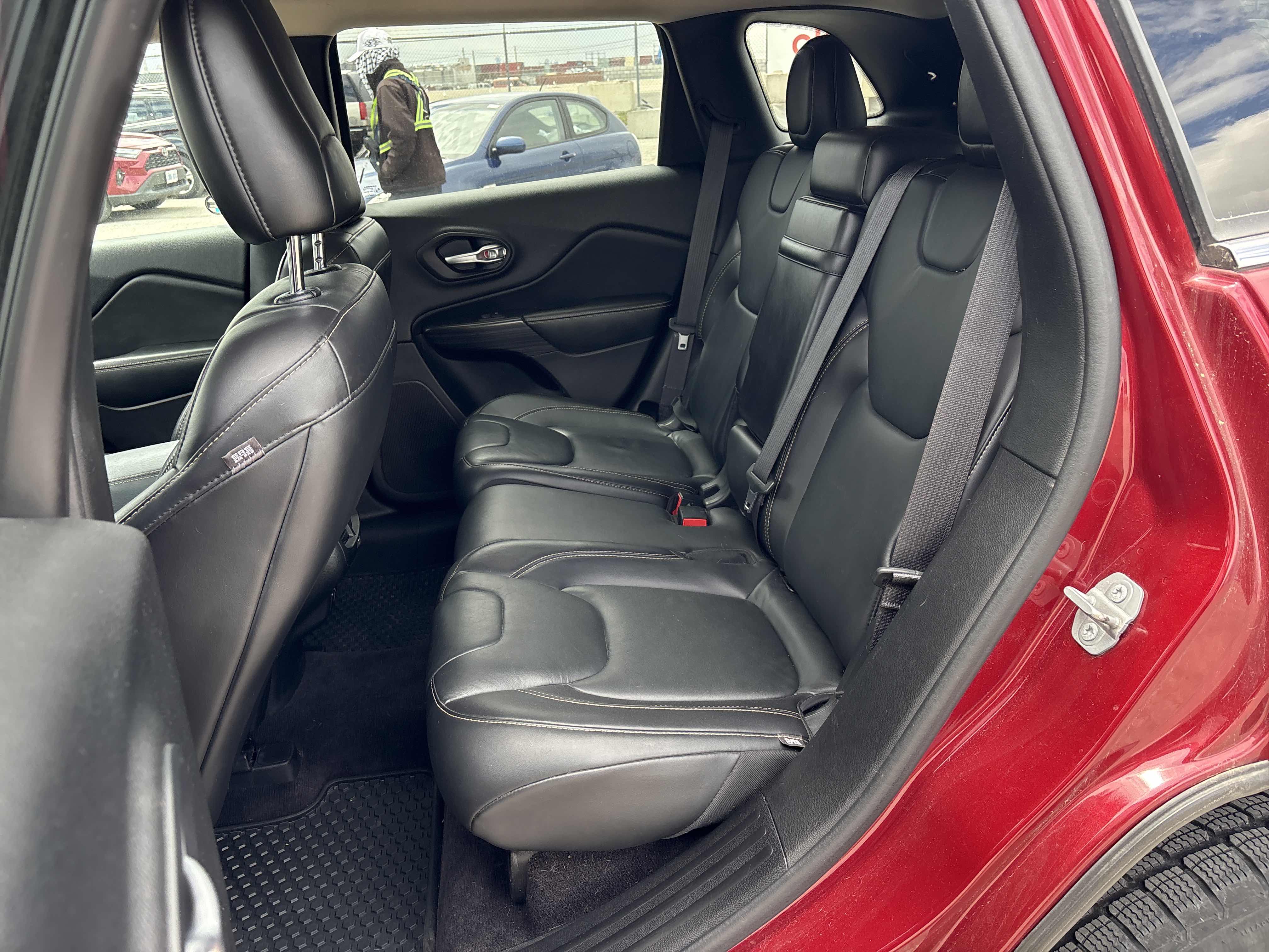 2016 Jeep Cherokee North photo 8